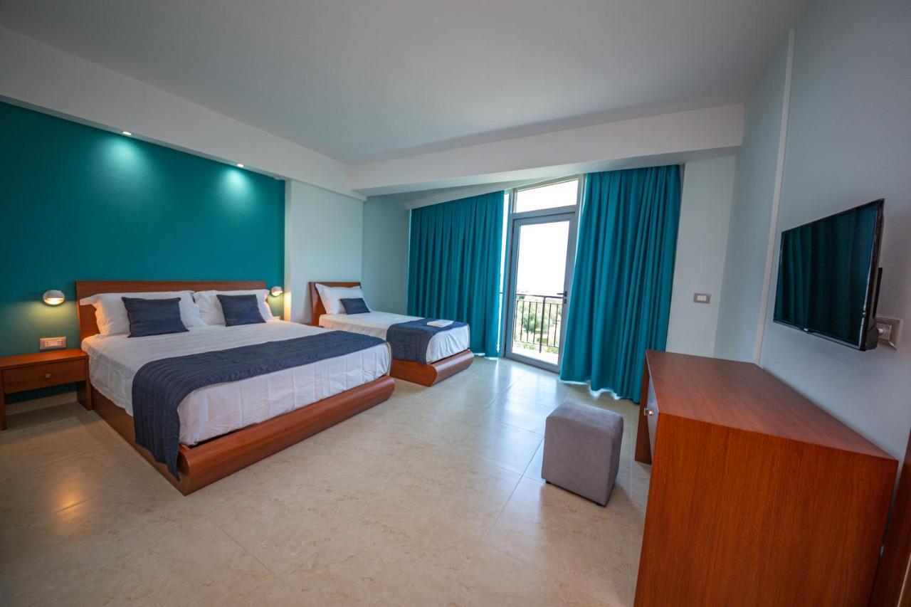 Hotel Borshi Bagian luar foto