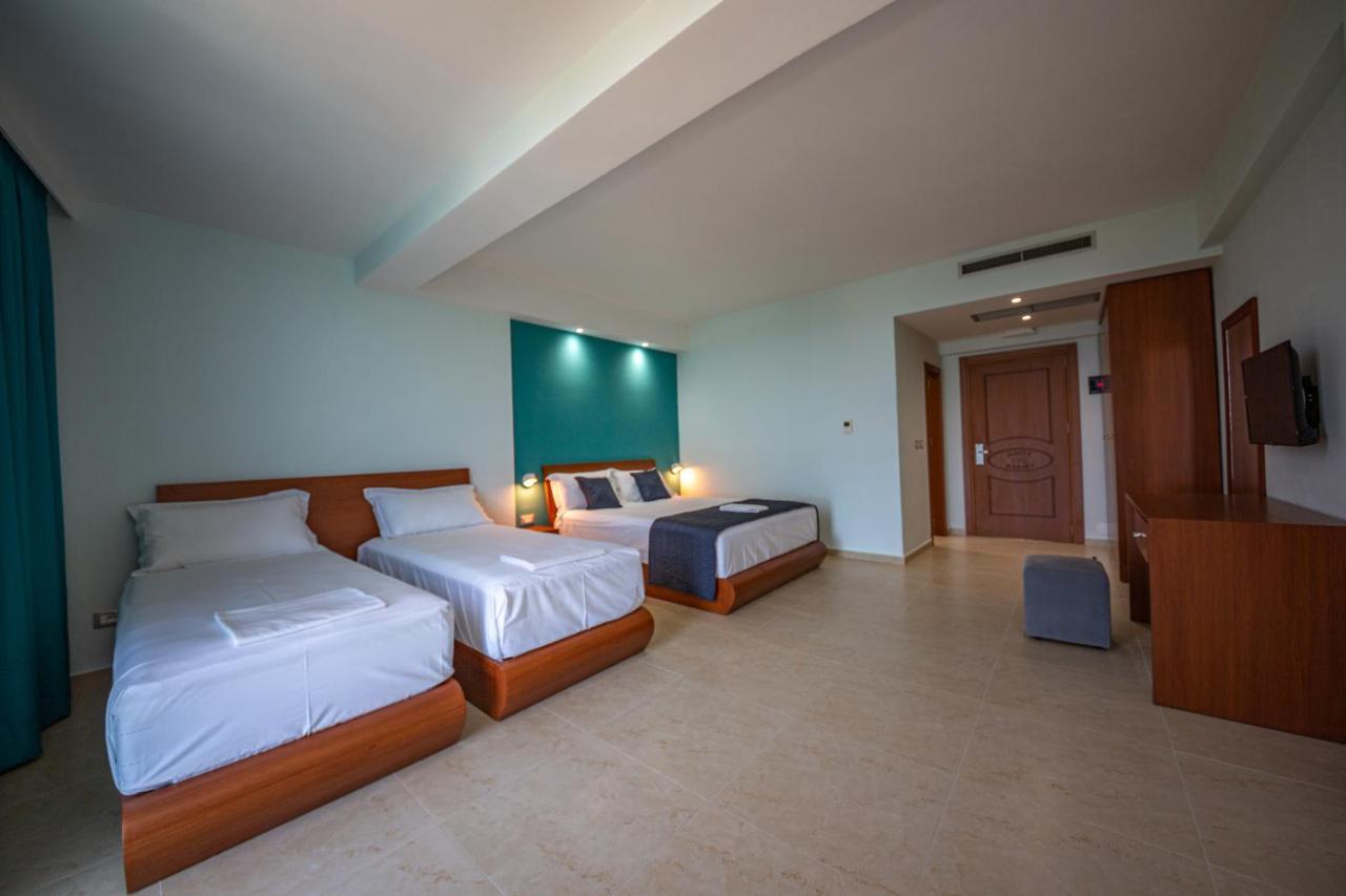 Hotel Borshi Bagian luar foto