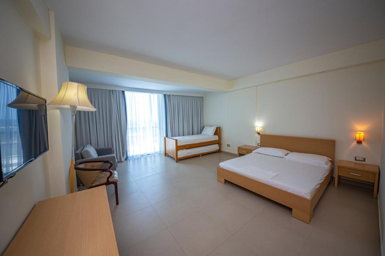 Hotel Borshi Bagian luar foto