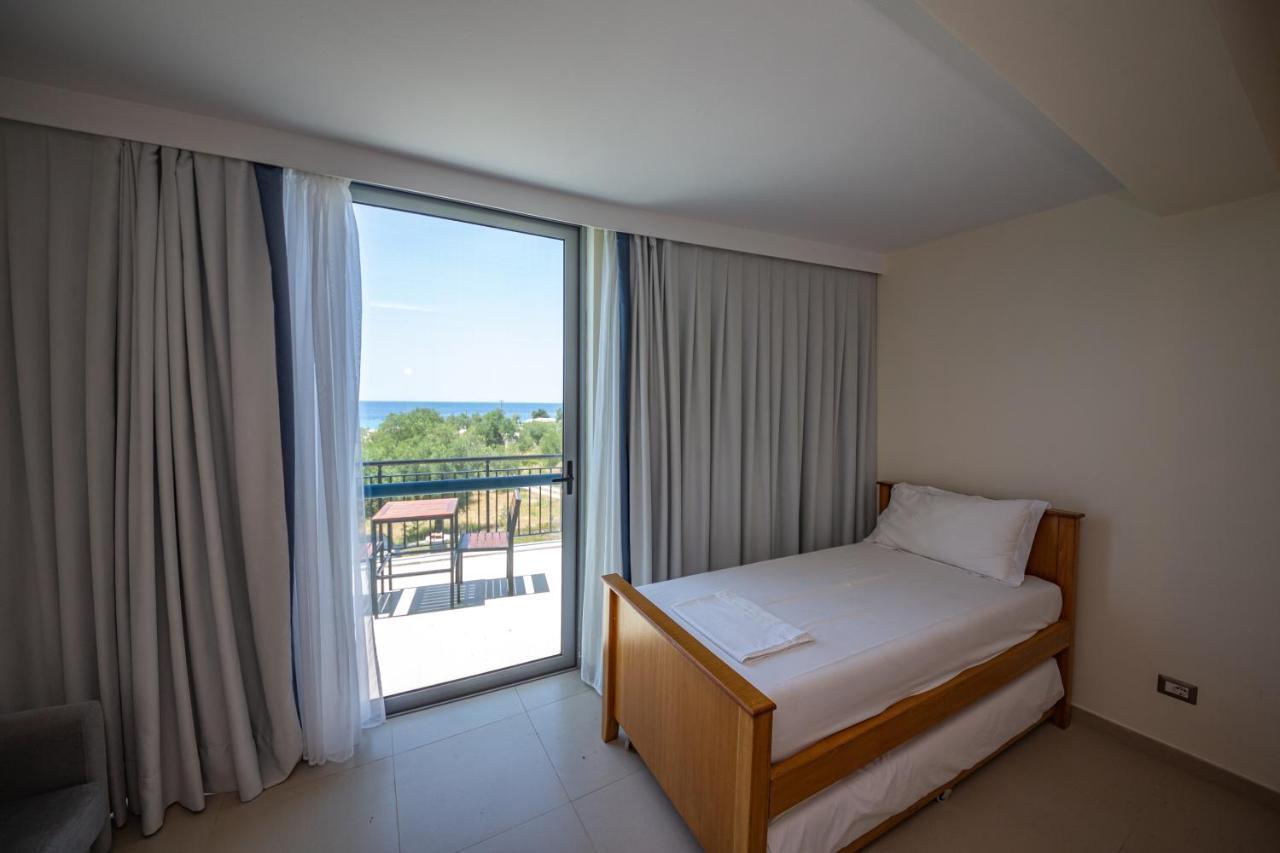 Hotel Borshi Bagian luar foto