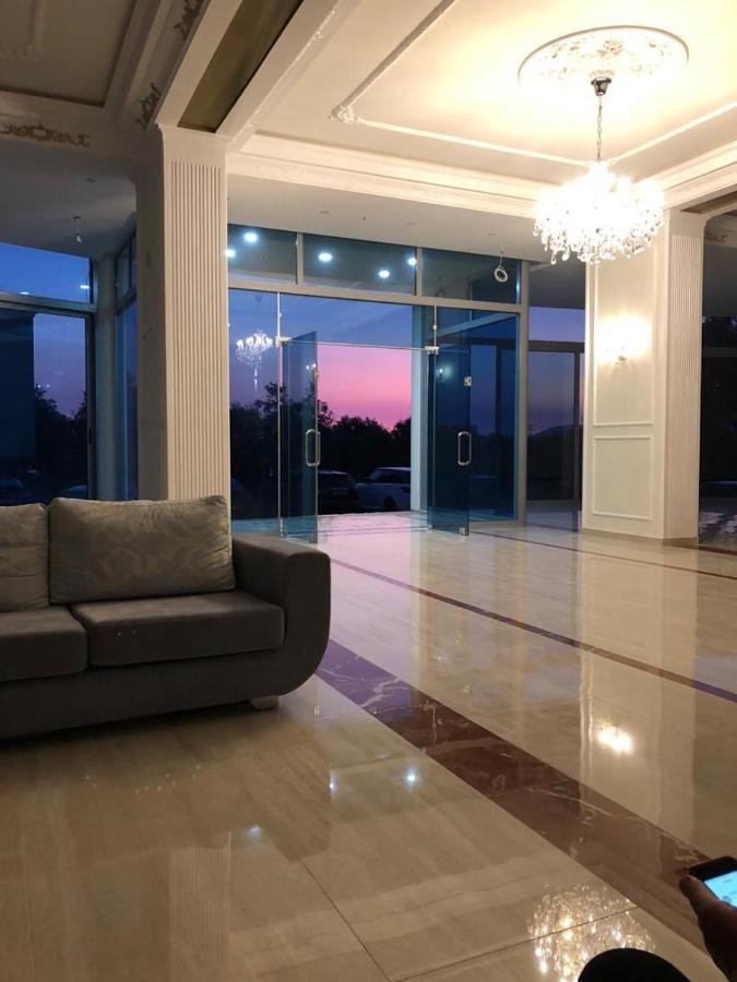 Hotel Borshi Bagian luar foto
