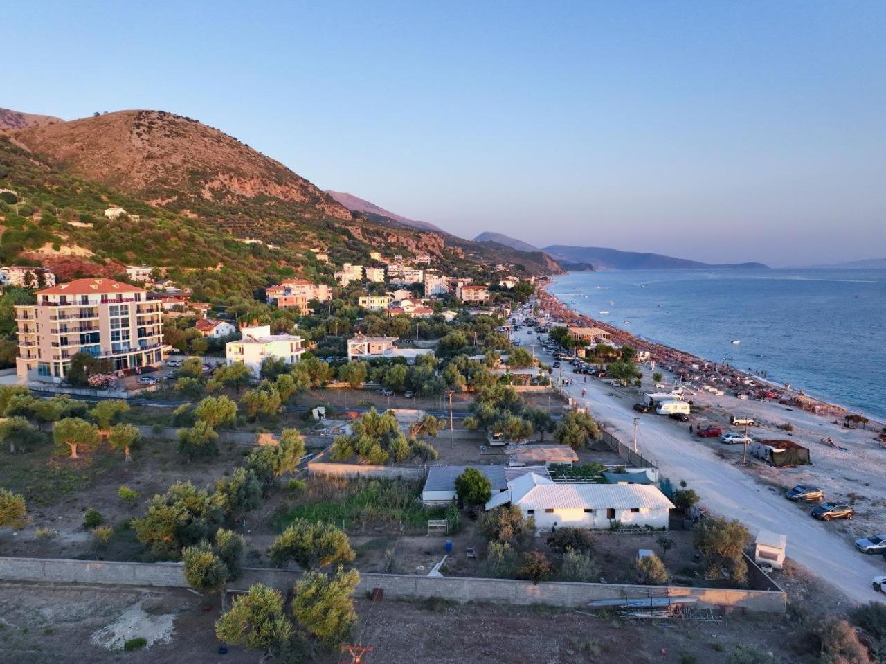 Hotel Borshi Bagian luar foto