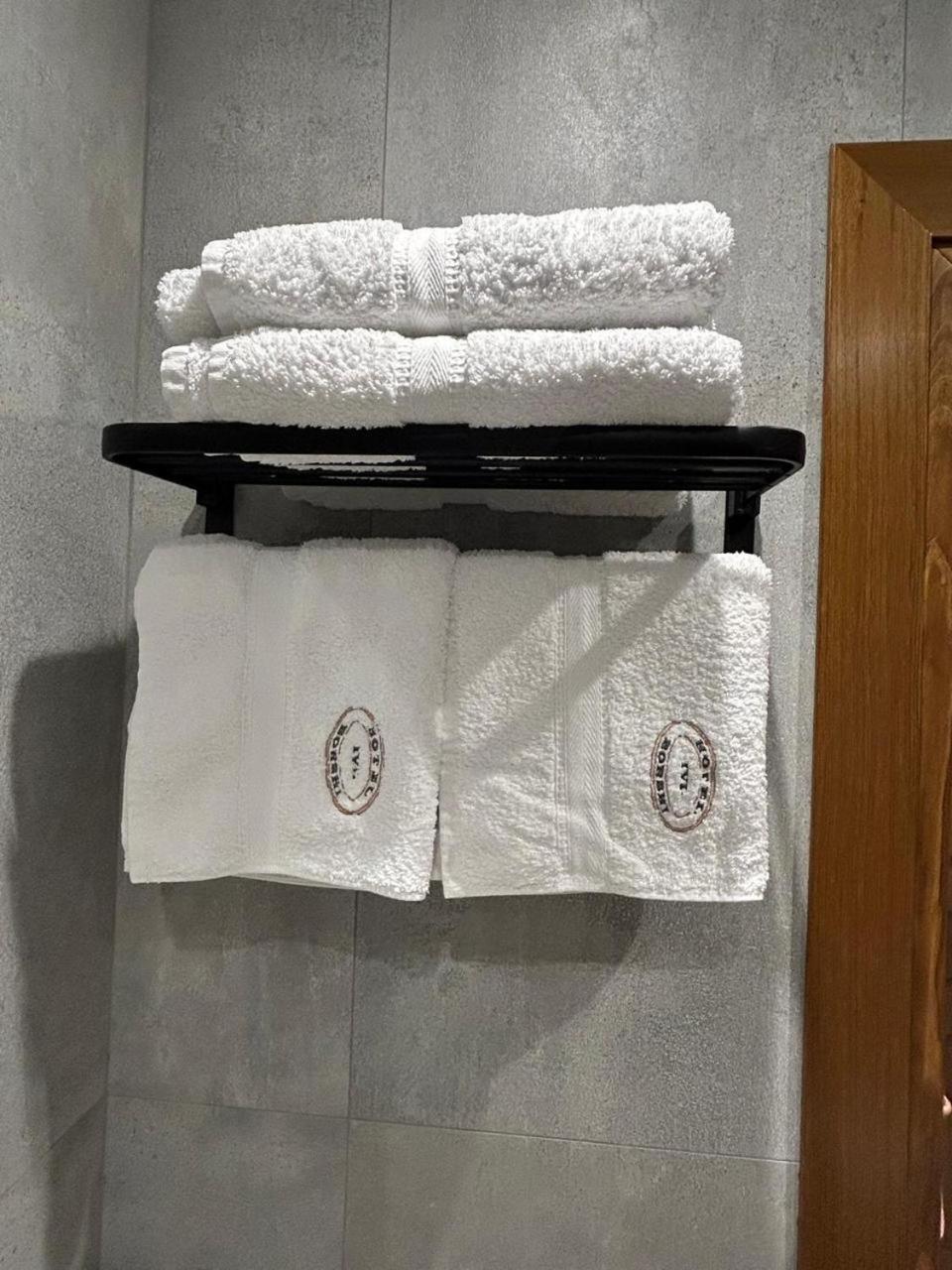 Hotel Borshi Bagian luar foto