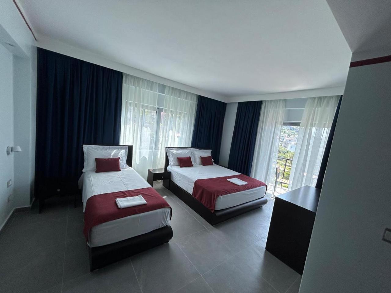 Hotel Borshi Bagian luar foto