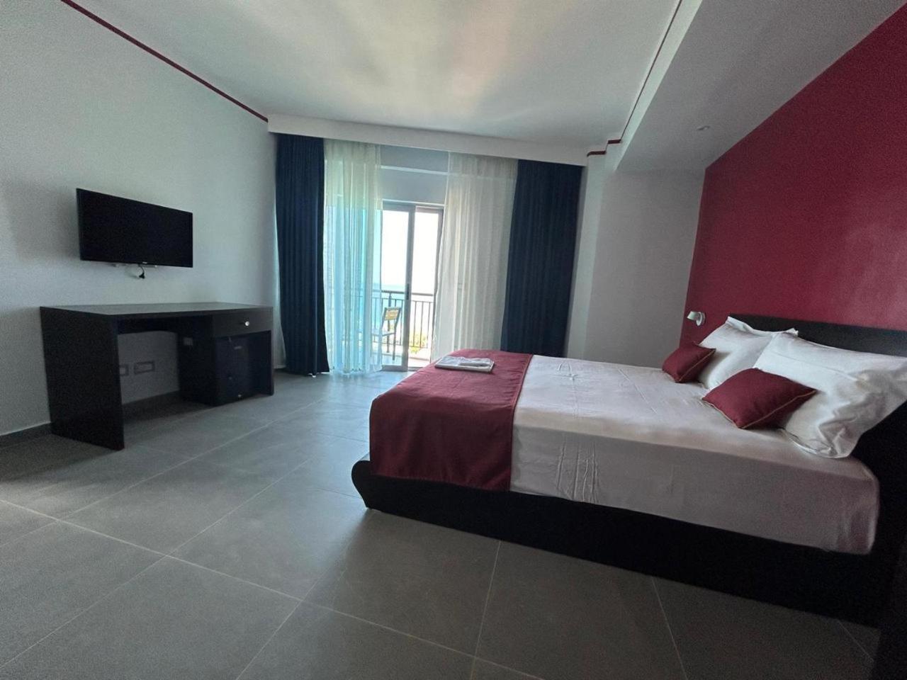 Hotel Borshi Bagian luar foto