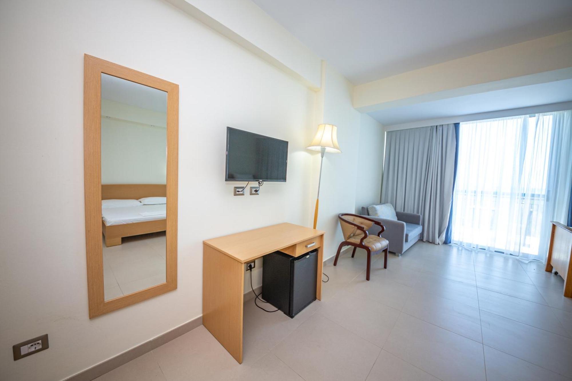 Hotel Borshi Ruang foto